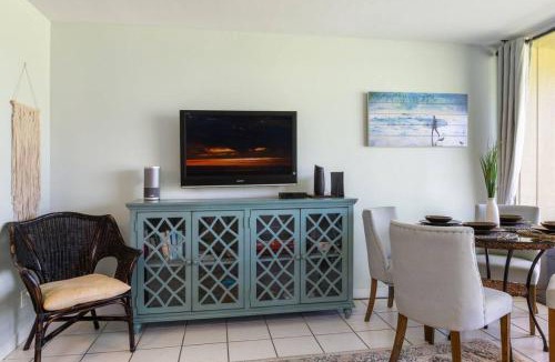 Kahuku House | Gorgeous 1 Bedroom golf front near beach