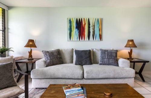 Kahuku House | Gorgeous 1 Bedroom golf front near beach