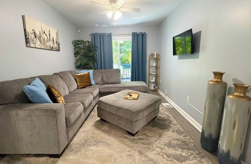 East Side House | Gorgeous 3-bedroom bungalow with AC in vibrant Atlanta