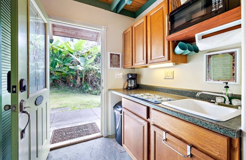 Holualoa Cottage | GREEN Dancer’s Cottage TA-038-749-9520-01