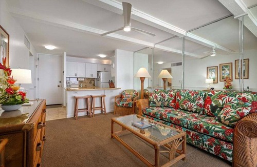 Historic Kailua Village Condo | Hale Kona Kai 405 - Find your Beach with Kona Beach Properties