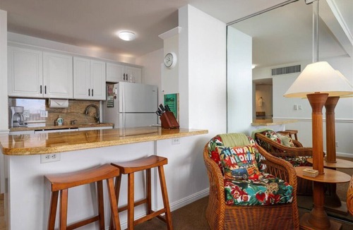 Historic Kailua Village Condo | Hale Kona Kai 405 - Find your Beach with Kona Beach Properties