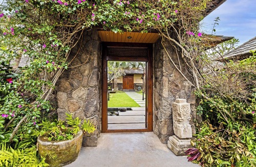 Kahuku Villa | Hale Ohana - Beachfront, Pool, AC