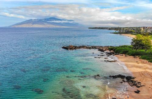 Kihei House | Haleakala Shores A-301, Panoramic Views, Split AC