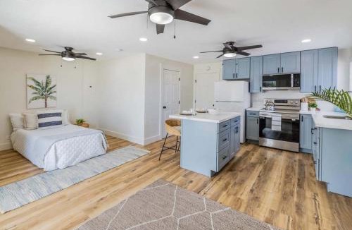 Hauula House | Hau'ula Haven with AC- Walk to Beach & Mountain View Lanai