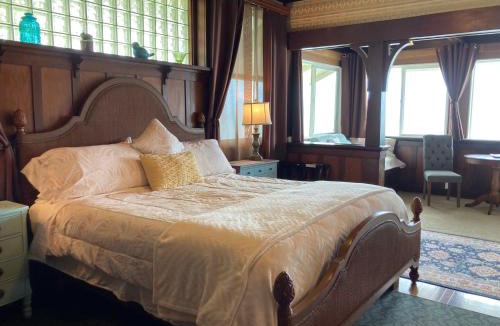 Hilo Bed & Breakfast | Hilo Bay Oceanfront Bed and Breakfast