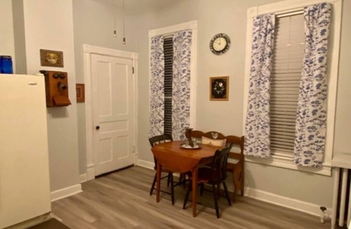 St. Marys House | Historic 1884 Victorian Downstairs Unit. Walk to everything! Close to elk!