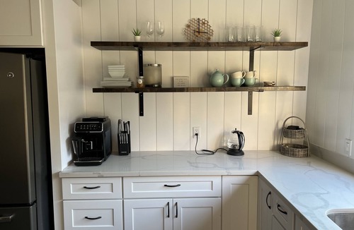 Snohomish Cottage | Historic Cottage with Mountain Views