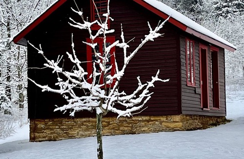 Spring Green House | Historic Farmhouse near Taliesin, APT, Wisconsin River