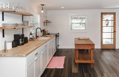 Darien House | Historical Darien Cottage