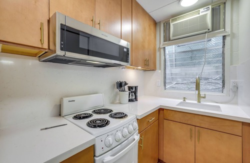 Diamond Head - Kapahulu - St. Louis Apartment | Honolulu Vacation Rental: Walk to Beaches