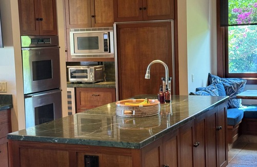 Kaupulehu House | Hualalai 4 bedroom 5 bathroom privacy, central to all Four Seasons amenities