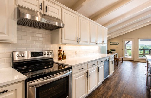 Wimberley House | Huge Home | Hot Tub | Fire Pit | Spacious Yard