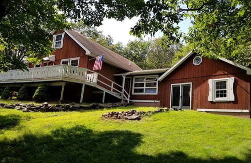 Albrightsville Ski Chalet | InDoor Hot Tub, pool table, lakes and pools, gated community, nature retreat