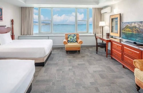Kahului Hotel | Indulge in Home-Like Comfort! 3 Comfortable Units, Outdoor Pool, Oceanfront!