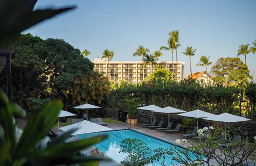 Historic Kailua Village Hotel | Island Base w/Pool, Daily Yoga & Urban Bikes – Relax or Adventure Freely