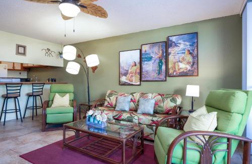 Historic Kailua Village House | Kailua Bay Resort#4-204