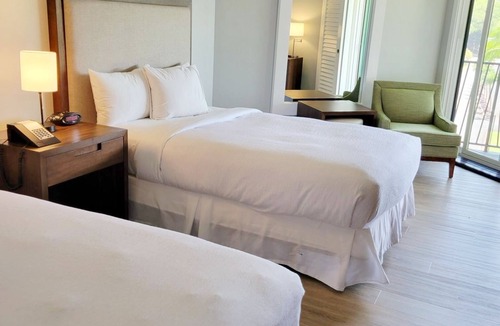 Hanamaulu Resort | Kauai Oceanfront Resort w/4 Pools, Slide & Spa