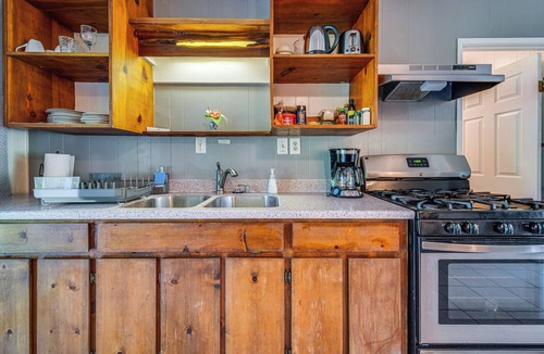 Keaau Apartment | Keaau Apartment on Beautiful Acre w/Pool & Deck!