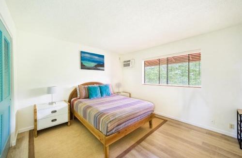 Kailua-Kona Apartment | Kona 1br condo on Alii Dr saltwater pool surf sun AC close to magic sands beach