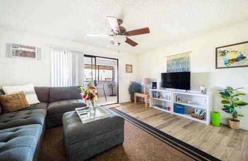 Kailua-Kona Apartment | Kona 1br condo on Alii Dr saltwater pool surf sun AC close to magic sands beach