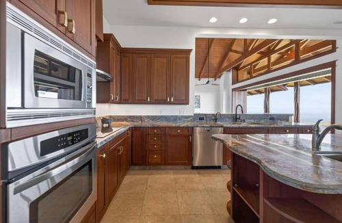 Historic Kailua Village House | Kona Hilltop Estate | Sleeps 30 | Endless Views