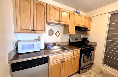 Historic Kailua Village Condo | Kona Mansions | Ocean Views & Amenities!