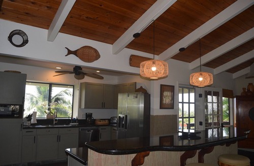Kailua-Kona House | Kona Oasis: Private Backyard & Beach-Entry Pool