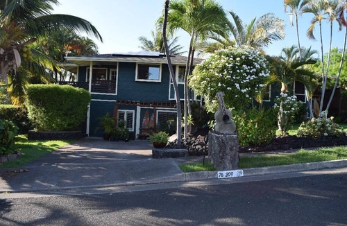 Kailua-Kona House | Kona Oasis: Private Backyard & Beach-Entry Pool