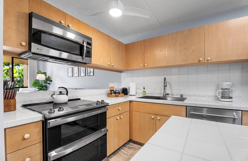 Historic Kailua Village Condo | Kona Pacific C416 by Gather: 1BR Condo Retreat w/Pool & Ocean Views