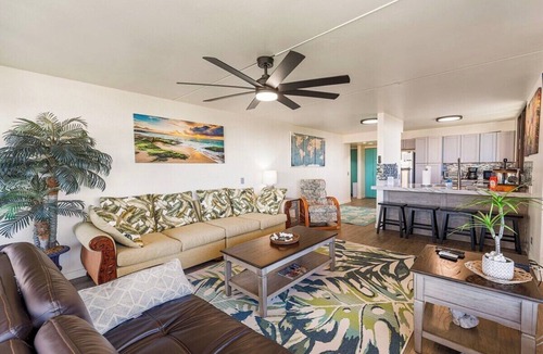 Historic Kailua Village Condo | Kona Pacific: Oceanview 2BR Condo with Lanai—Steps to Beaches & Downtown!