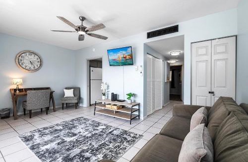 Historic Kailua Village House | Kona Plaza#202
