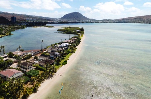 Eastern Honolulu House | Lagoon Waterfront Retreat