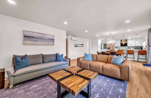 Three Lakes House | Lakefront Retreat for 6 with Stunning Views, Sauna