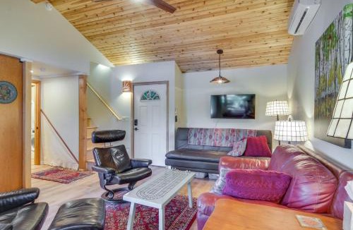 Lake Bosworth House | Lakefront Snohomish Cottage w/Private Dock!