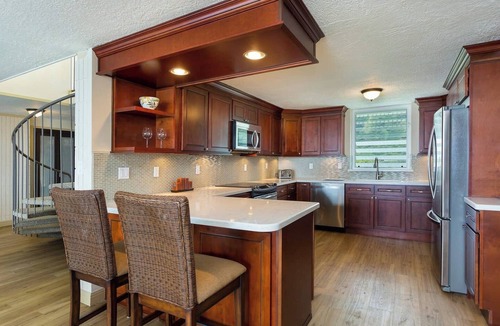 Punaluu Apartment | Large Oceanfront Haven 3 4