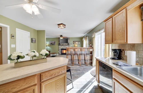 Albrightsville House | Large Pocono Mountain Getaway with hot tub, finished basement, bar & game room!