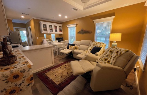 Citrus County Cottage | Lazy Oak Cottage