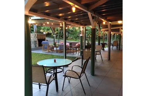 Fern Acres House | Licensed Bed and Breakfast. Sleeps 30. 8 Bedroom, 8.5 Bathroom