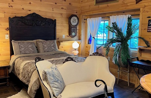 Calvin Cottage | Little Stone Cottage.