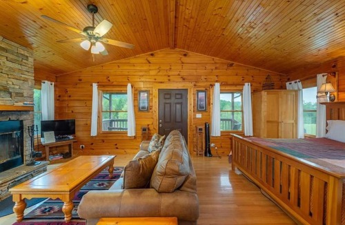 Candler Cabin | Log Cabin Stunning Mountain Views on 12 Acres