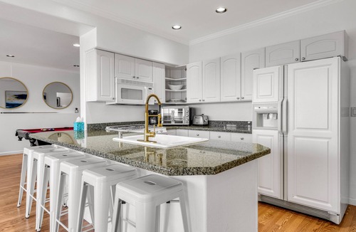 Blaine House | Luxurious dog-friendly water-view home with private beach access