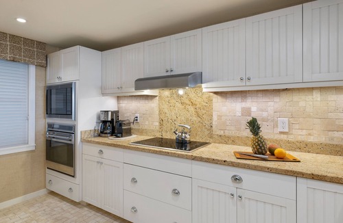 Kahuku Condo | Luxury Beachfront Ocean Villa at Turtle Bay! 4BR w/beach, pool & hot tub