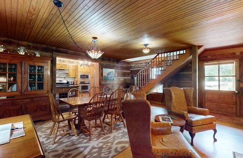 Weaverville House | Luxury Farmhouse & Creekside Cottage, Dog-friendly, Scenic Views, Firepit, BBQ
