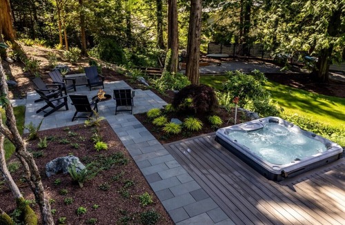 Sedro-Woolley House | Luxury Lakefront Gathering Place with Private Dock
