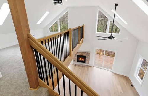 Jim Thorpe Ski Chalet | Luxury Lodge★Sleep 18★Hot Tub★Sauna★Game Room★Lake