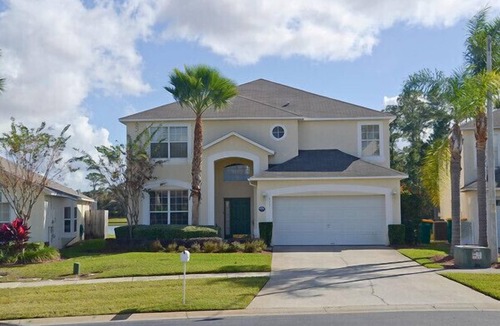 Lake Berkley Villa | Luxury/magnificent Pool/Spa Lakefront View Free WiFi Game Room