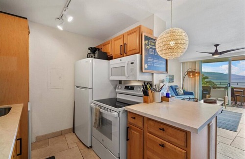 Maalaea Condo | Luxury Oceanfront - NEW AC THROUGHOUT - Top Floor Remodeled- Island Sands #608