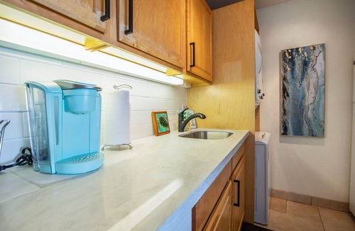 Maalaea Condo | Luxury Oceanfront - NEW AC THROUGHOUT - Top Floor Remodeled- Island Sands #608