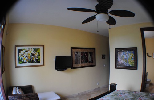 Discovery Harbour House | Luxury, pool, 3 Bed, 2 Bth, call to 150 countries, 500Mbps web, 300 channels